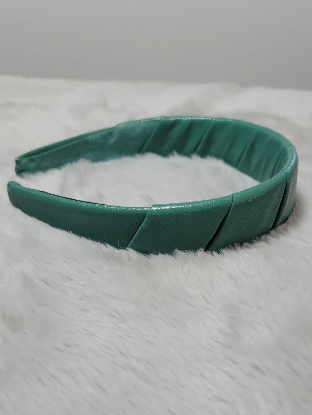 🟢Free With Purchase FLAWED SNAGGED Universal Thread Faux Leather Headband🟢